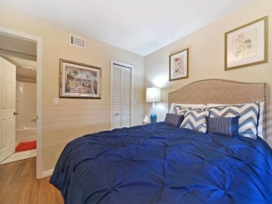 Cape Coral 2 Bedroom Vacation Condo with Community Pool Cape Coral 2 Bedroom Vacation Condo with Community Pool